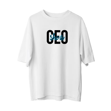 She is CEO - Oversize T-Shirt